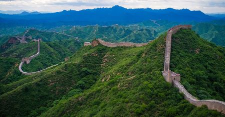Globalna wojna handlowa. Chiny stawiają celny mur. Dostanie się polskim hutom