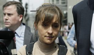 Córka gwiazdy "Dynastii" zwerbowana do sekty. Allison Mack głodziła dziewczynę