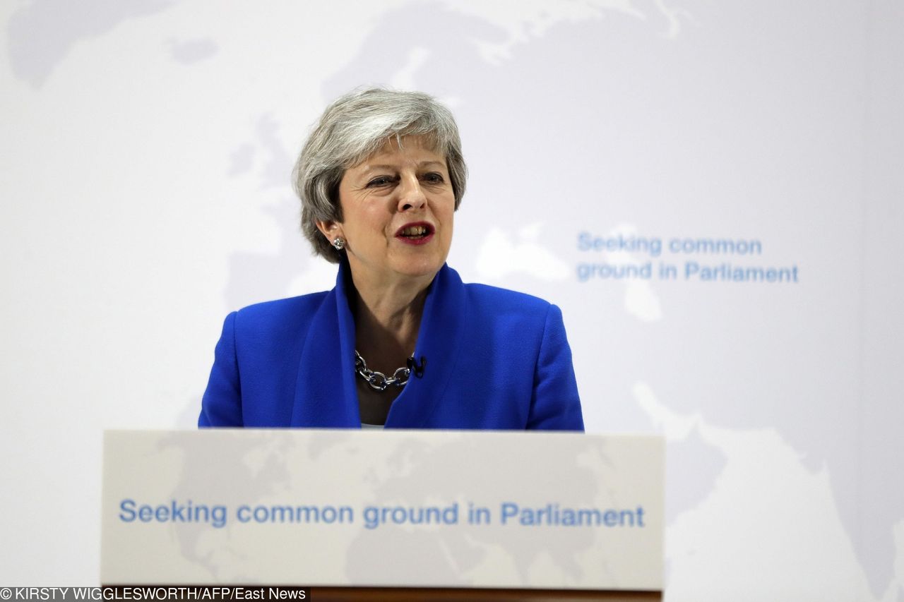 Brexit. Premier May dopuszcza możliwość drugiego referendum 