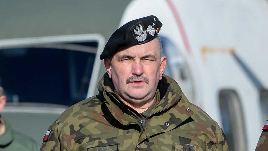 Koronawirus w Polsce. Zakażony SARS-CoV-2 gen. Jarosław Mika czuje się dobrze