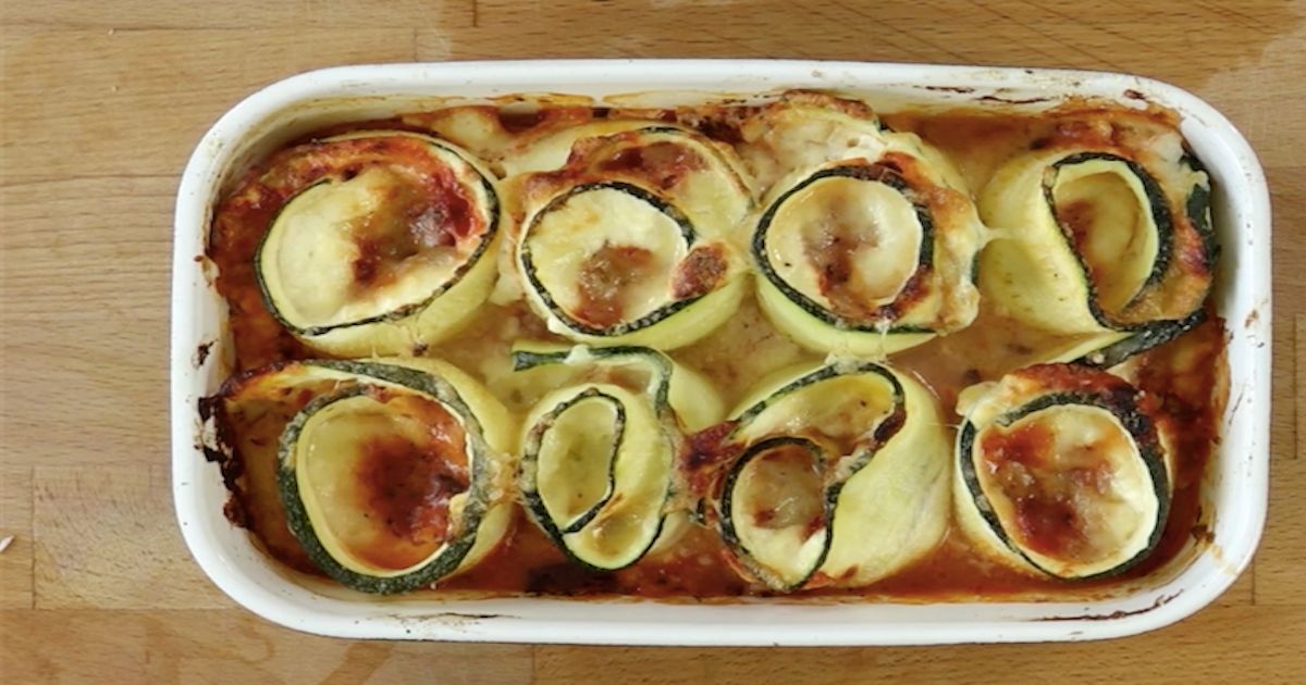 Cukinia podana w formie pysznej lasagne - bardzo smaczne i efektowne danie