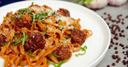 Tagliatelle z pesto pomodori secchi