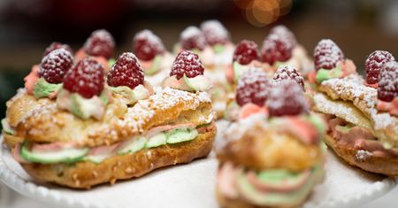 Eklerki z mascarpone. Przepis na świąteczną przekąskę na słodko. Szybko i na ostatnią chwilę