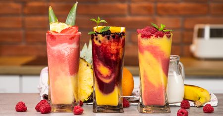3 kolorowe smoothie w wakacyjnym wydaniu