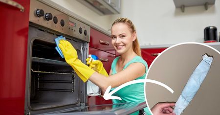 Przyjaciółka pokazała mi genialną sztuczkę na czyszczenie szyby w piekarniku bez jej rozkręcania!
