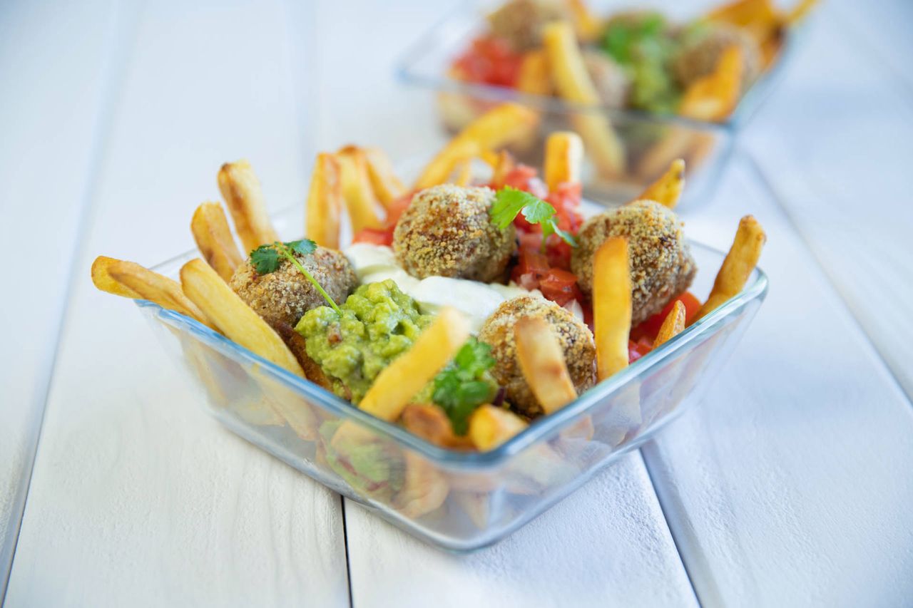 Frytki z klopsami na wypasie