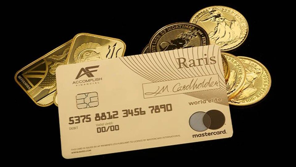 Pierwsza na świecie karta płatnicza ze złota.