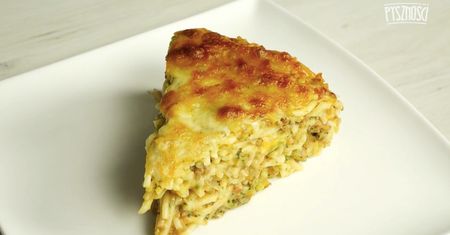 Makaronowa babka z dodatkami