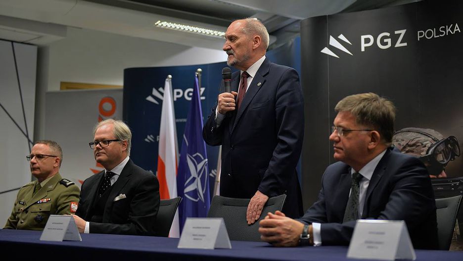 Antoni Macierewicz i kierownictwo PGZ