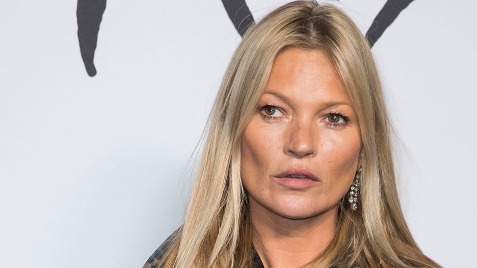 45-letnia Kate Moss jest muzą projektantów oraz królową wybiegów