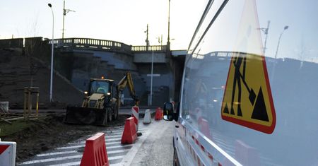 Warszawa. Utrudnienia przy moście Poniatowskiego. Wiadomo, ile mogą potrwać