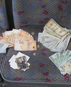 Nietypowe odkrycie kierowcy autobusu. "Gruba gotówka" w saszetce