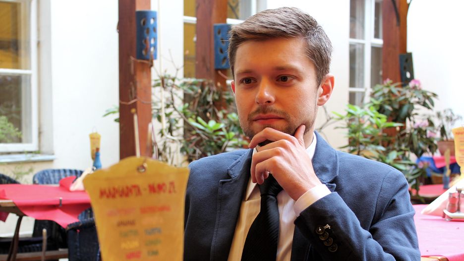 Remigiusz Mróz ma 31 lat i 30 ukończonych powieści na koncie