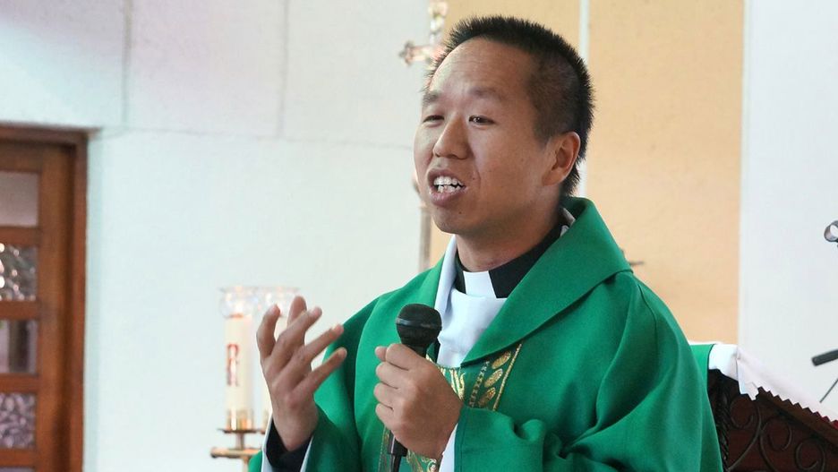 Ks. Janek z Chin prowadzi w Polsce msze w języku chińskim