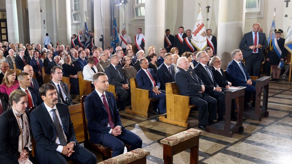 Msza święta z udziałem przedstawicieli rządu