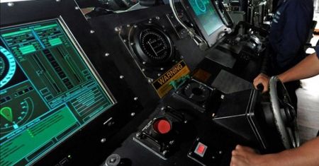 USA: marynarka porzuca ekrany dotykowe. Powracają do analogów