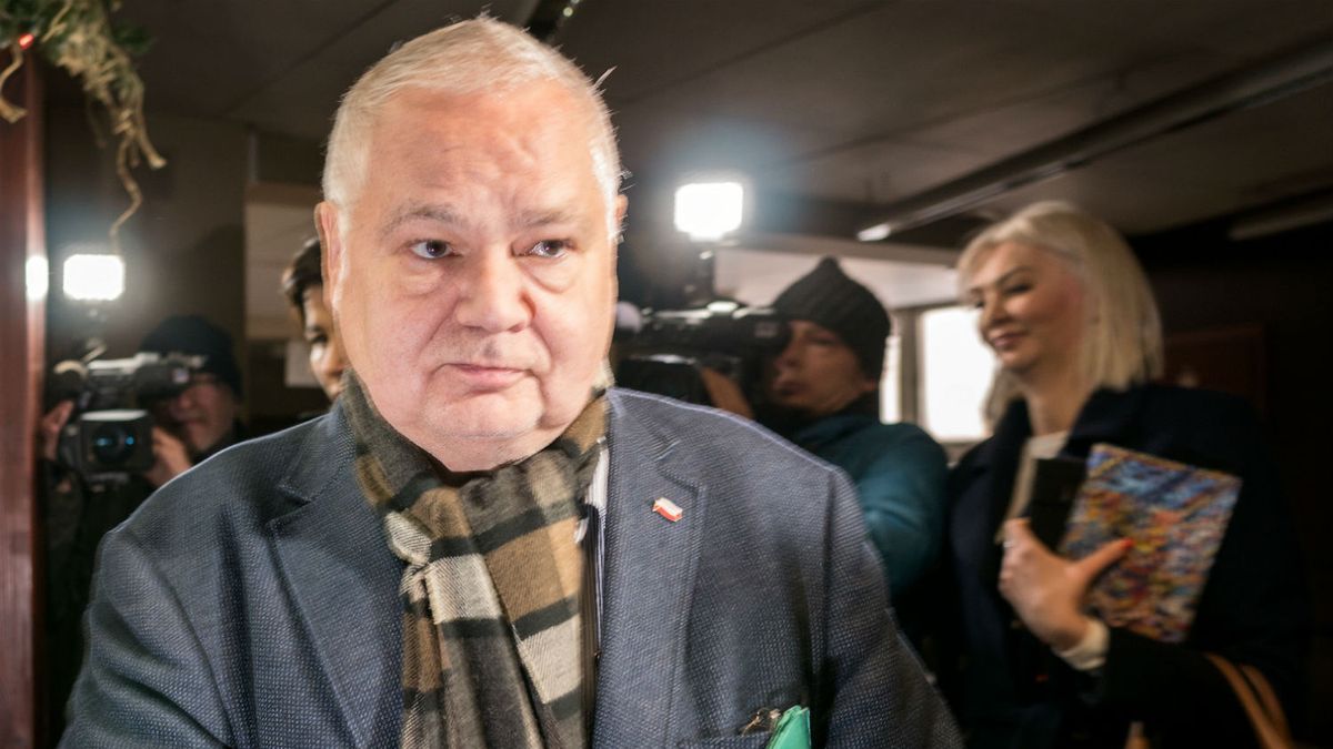 Żaden z dyrektorów NBP nie zarabiał tyle, co Martyna Wojciechowska (na drugim planie).