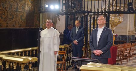 Koronawirus w Polsce. Andrzej Duda na Jasnej Górze. Rzecznik prezydenta o procedurach