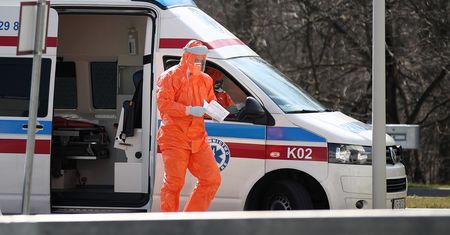 Koronawirus w Polsce. Lekarze z Lublina testują nową metodę leczenia