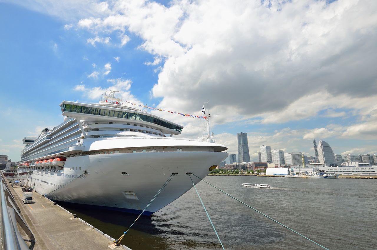 Koronawirus na japońskim wycieczkowcu Diamond Princess. Na pokładzie jest 3711 osób 