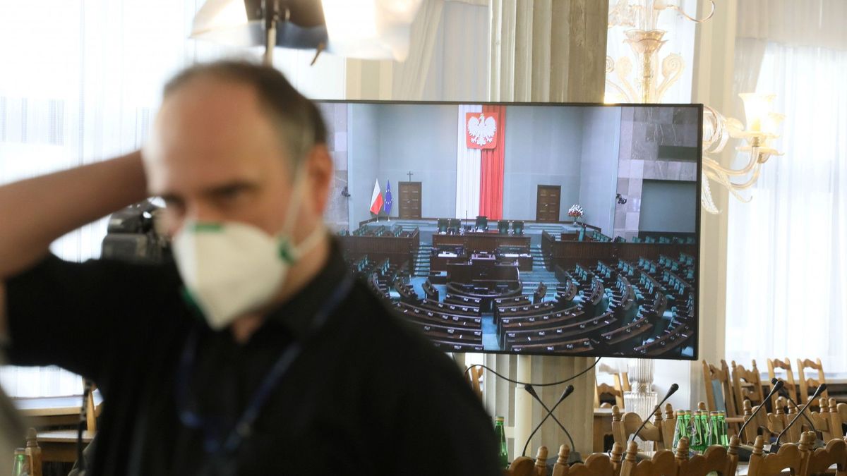 Zdaniem eksperta 80 proc. zakażonych koronawirusem Polaków nie odczuwa objawów COVID-19.