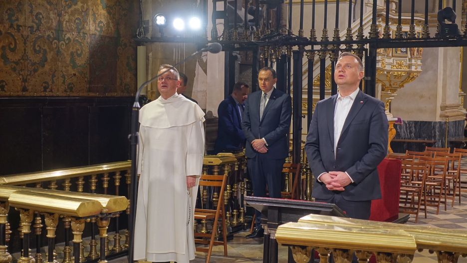 Koronawirus w Polsce. Prezydent Andrzej Duda brał udział w Apelu Jasnogórskim