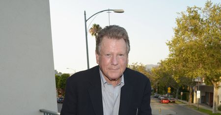 Ryan O'Neal waży już tylko 61 kg. Przyjaciele gwiazdy "Love Story" mówią, że może nie przeżyć operacji