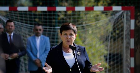 Beata Szydło obiecała "ciekawą szkołę". A w planie lekcji... religia i etyka wypierają informatykę