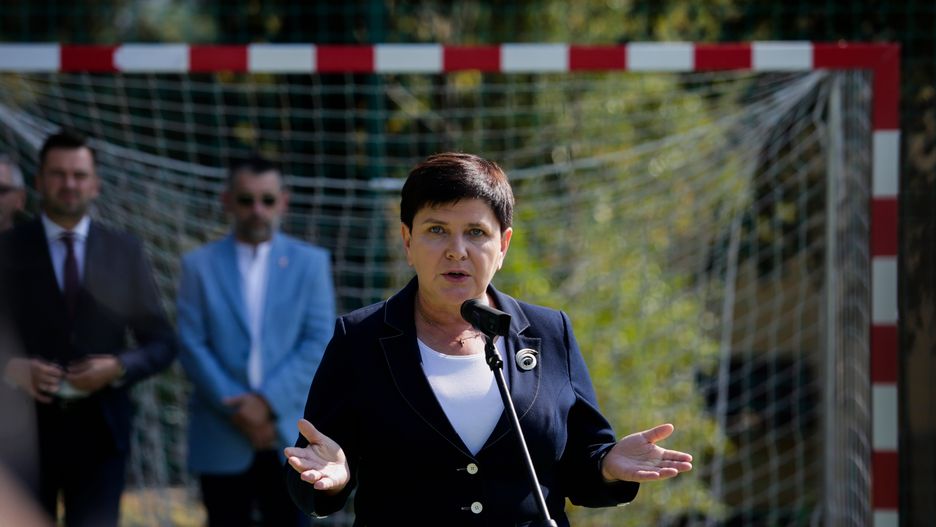 Beata Szydło obiecała "ciekawą szkołę". A w planie lekcji religia i etyka wypierają informatykę