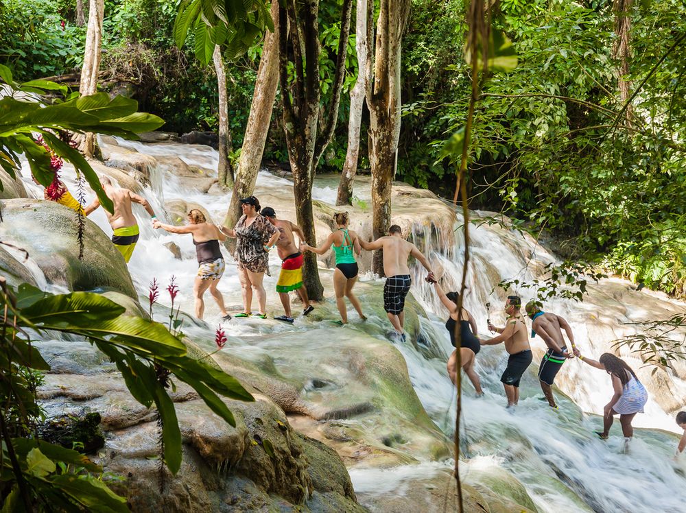 Dunn's River Falls - wodospady na terenie Ocho Rios na Jamajce. 