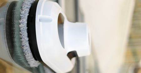 Mycie okien szybko i bez trudu. Wypróbuj myjki i roboty