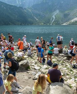 Majówka 2019. Droga dojazdowa na Morskie Oko zablokowana. Powodem tłumy