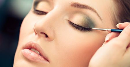 Kreska na oku - jak zrobić perfekcyjną kreskę eyelinerem?