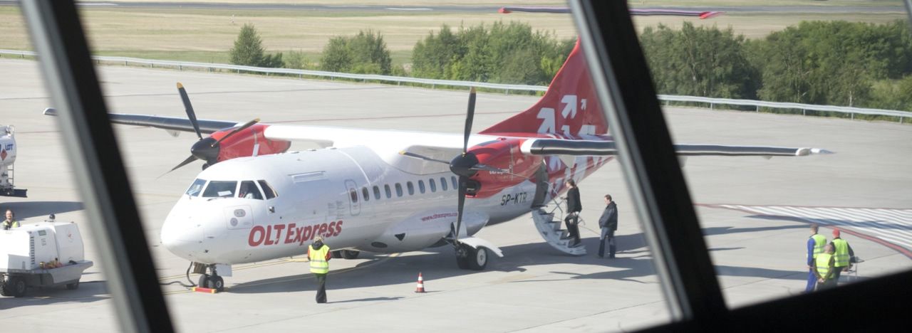 Samolot OLT Express 