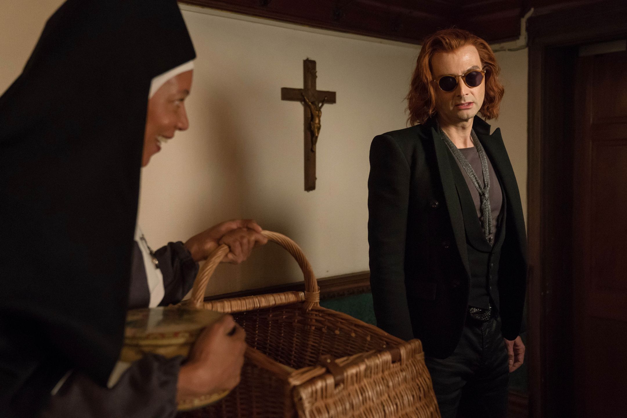Sister Mary Locquacious (NINA SOSANYA) & Crowley (DAVID TENNANT) 