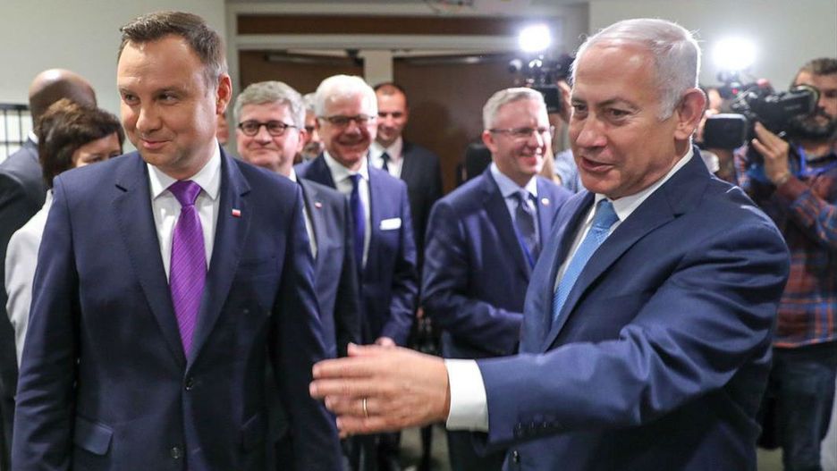 Prezydent Andrzej Duda musiał poczekać 2 minuty na uścisk dłoni premiera Izraela Benjamina Netanjahu.
