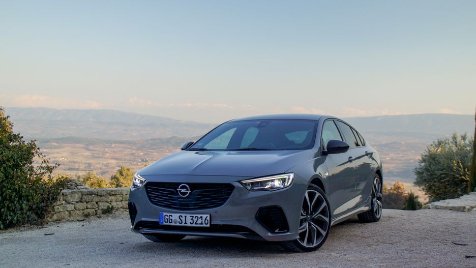 Opel Insignia GSi podczas pierwszych jazd w Prowansji