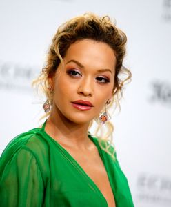 Rita Ora w samym bikini. Kostium ledwo zakrywa jej piersi