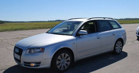 Internauci szukają skradzionego audi. Należało do ratownika medycznego
