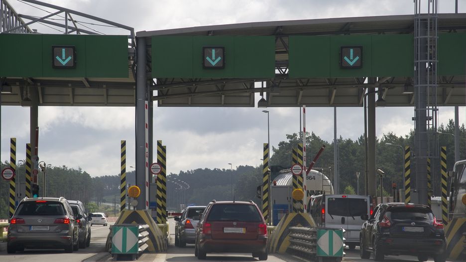 Korki na autostradowych bramkach to od lat duży problem.
