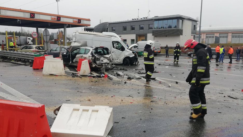 Na autostradzie A2 trwa akcja ratunkowa
