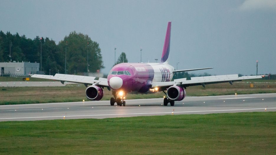 Lądowanie odbyło się bez problemów, a pilot został zabrany do szpitala