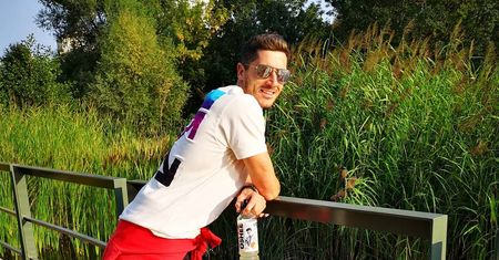 Robert Lewandowski wie, co modne. Piłkarz postawił na popularny dodatek
