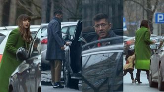 Robert Lewandowski po operacji wsiada do samochodu za 450 tysięcy w towarzystwie Ani i Klary (ZDJĘCIA)