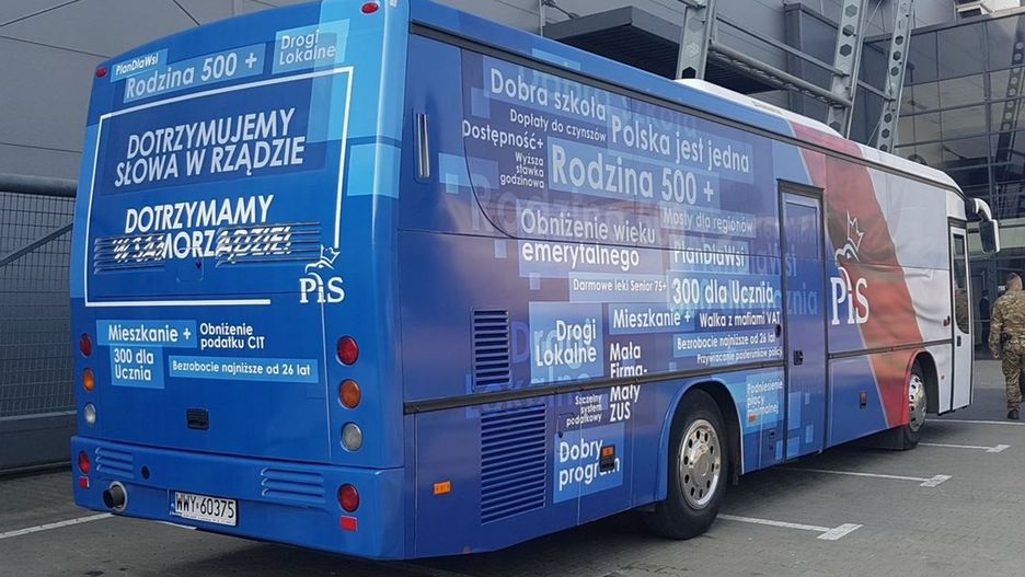 Przed poprzednimi wyborami samorządowymi PiS jeździł specjalnymi "kampanijnymi" busami