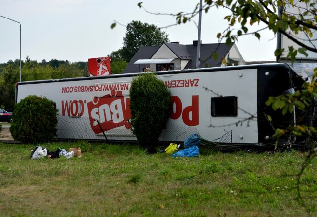 Przewrócił się piętrowy autokar firmy Polski Bus relacji Warszawa-Rzeszów 