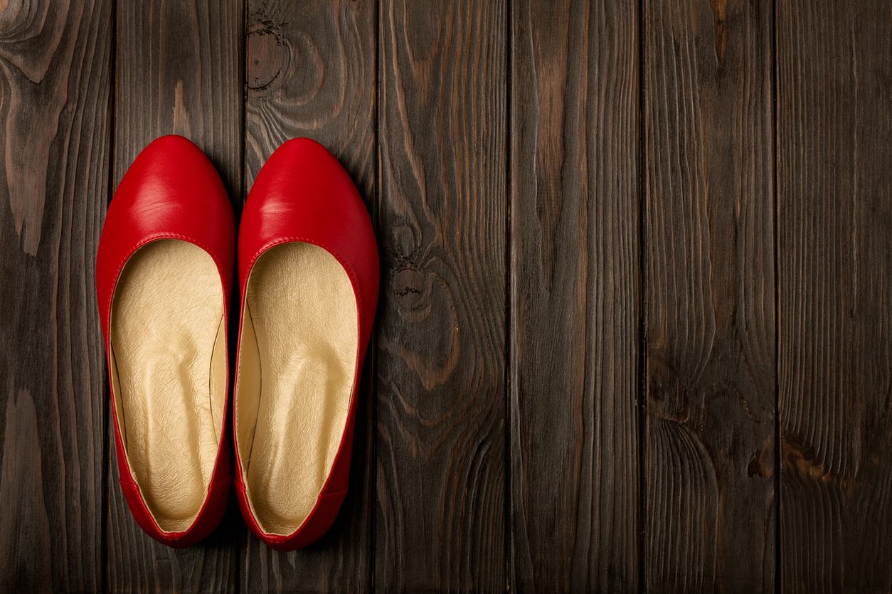 Baleriny – wygodne obuwie do sukienki, spódnicy i spodni