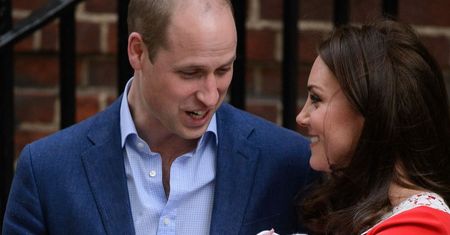 Księżna Kate i książę William szeptali przed szpitalem. Wiemy, o czym