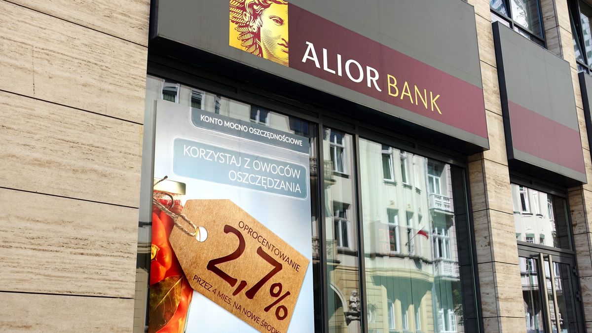 Alior Bank rezerwuje pieniądze na małe TSUE.