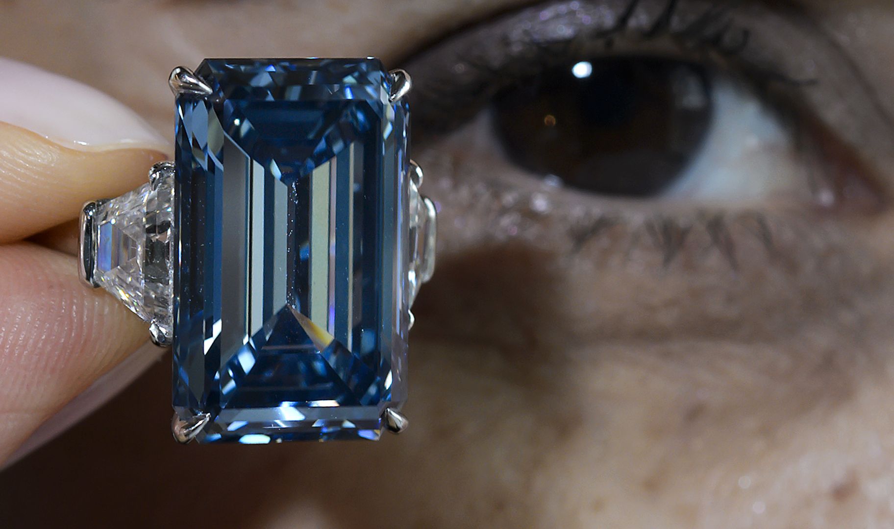 Największy niebieski diament może być twój